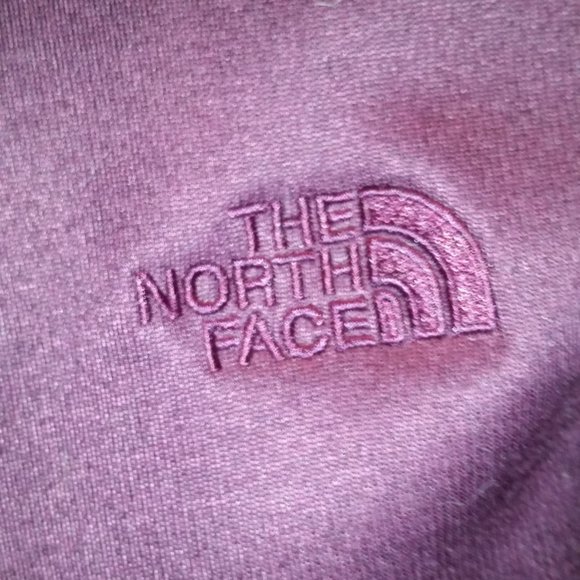 The North Face plum coloured fleece jacket - Picture 2 of 6